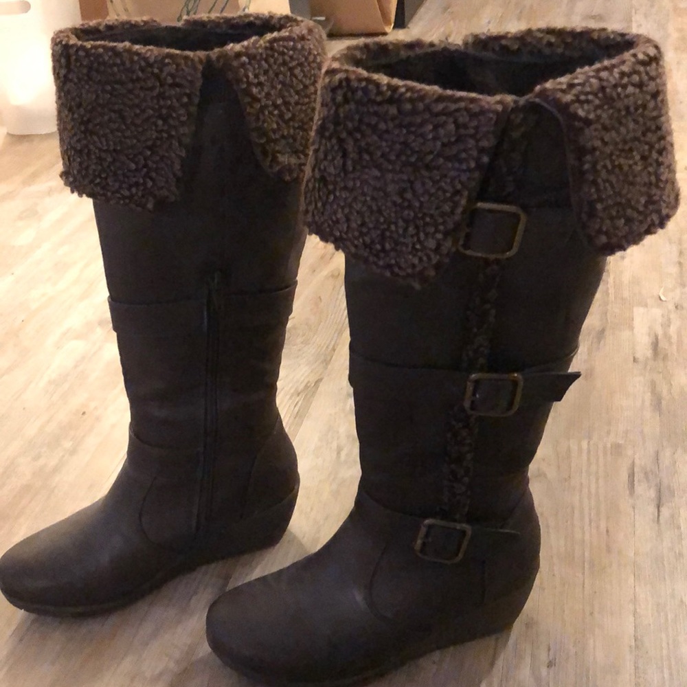 Brown fur detail boots
